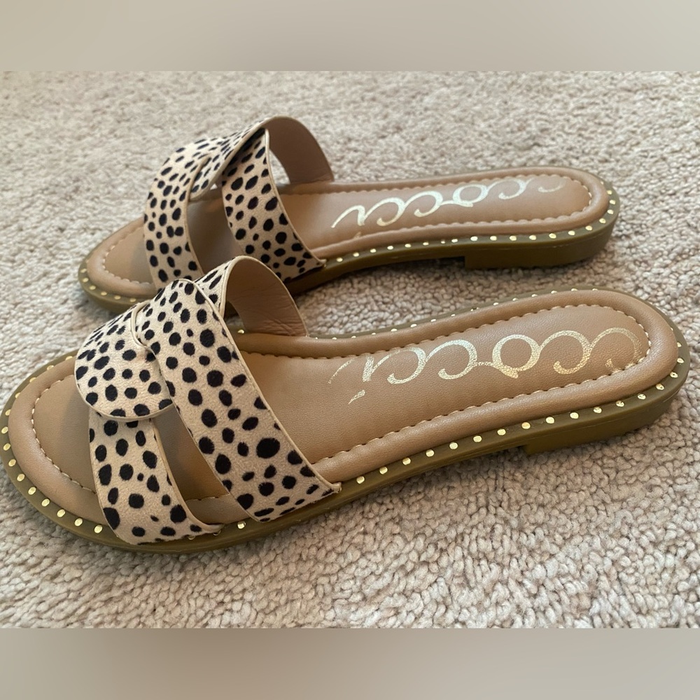 Sandals - Picture 3 of 4